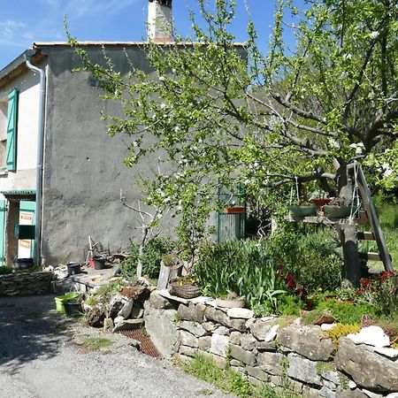 Bed and Breakfast Les Bois Rouges La Rochegiron Екстер'єр фото