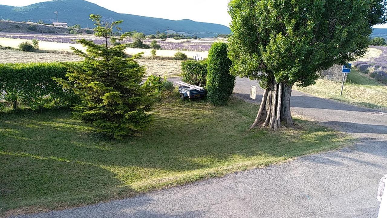 Bed and Breakfast Les Bois Rouges La Rochegiron Екстер'єр фото