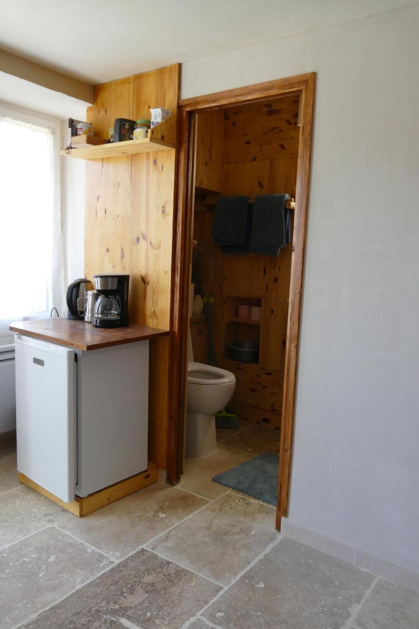 Bed and Breakfast Les Bois Rouges La Rochegiron Екстер'єр фото